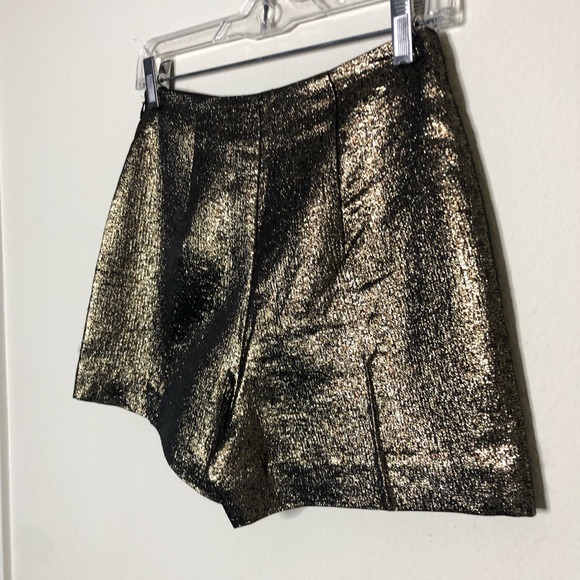 - DVF Gold shimmer high-waisted shorts - Picture 3 of 4